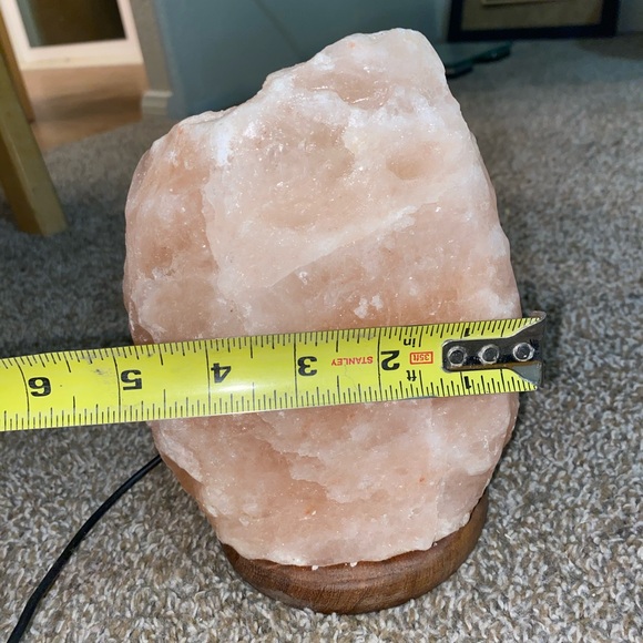 Himalayan Salt Rock Lamp - Changes Colors! See video! - Picture 7 of 8